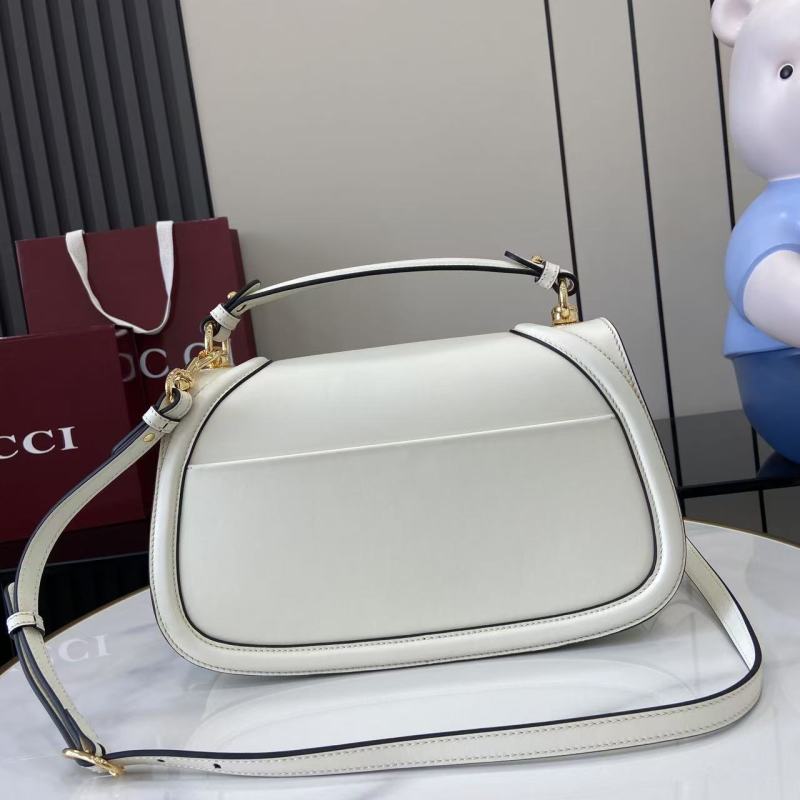 Белая сумка Gucci с логотипом