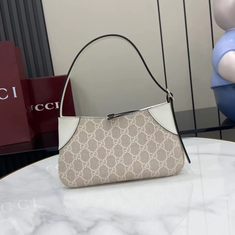 Сумка Gucci с монограммой