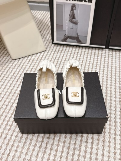 Белые женские мокасины Chanel