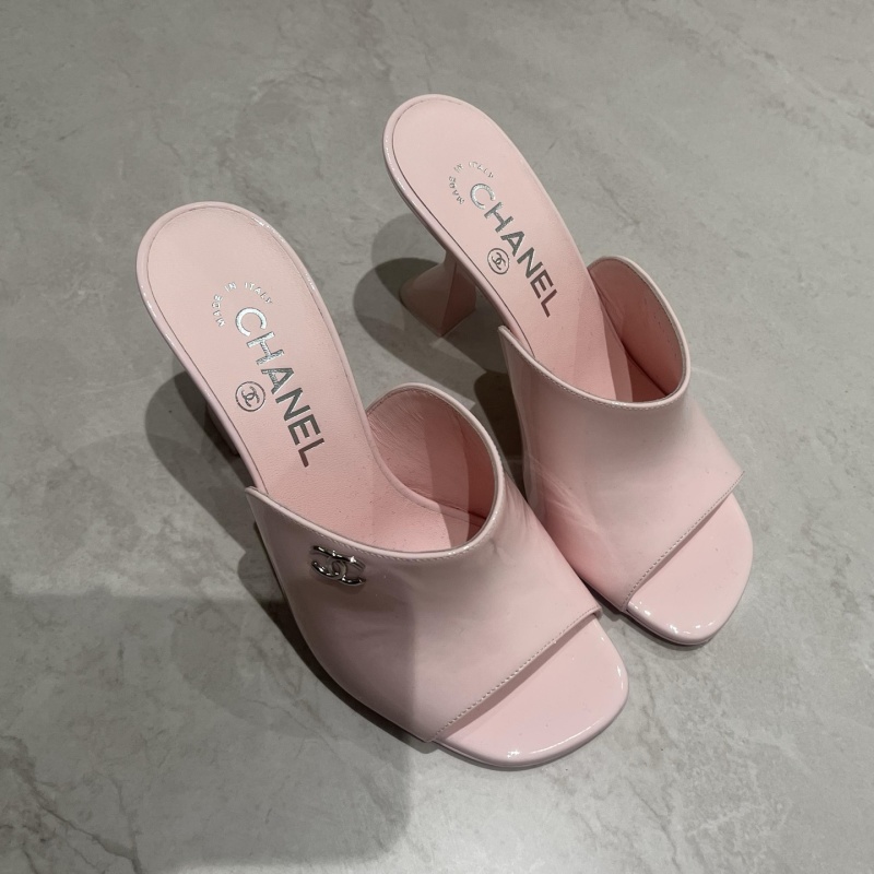 Розовые мюли Chanel