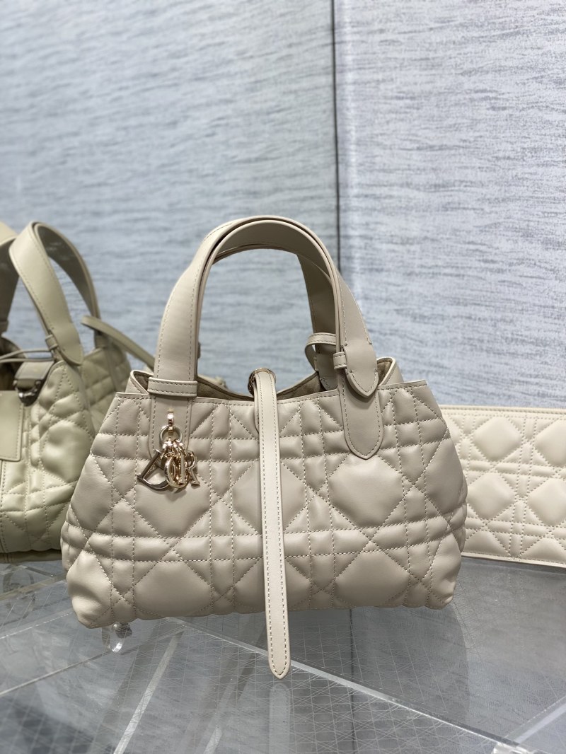 Сумка Dior Lady Dior бежевая