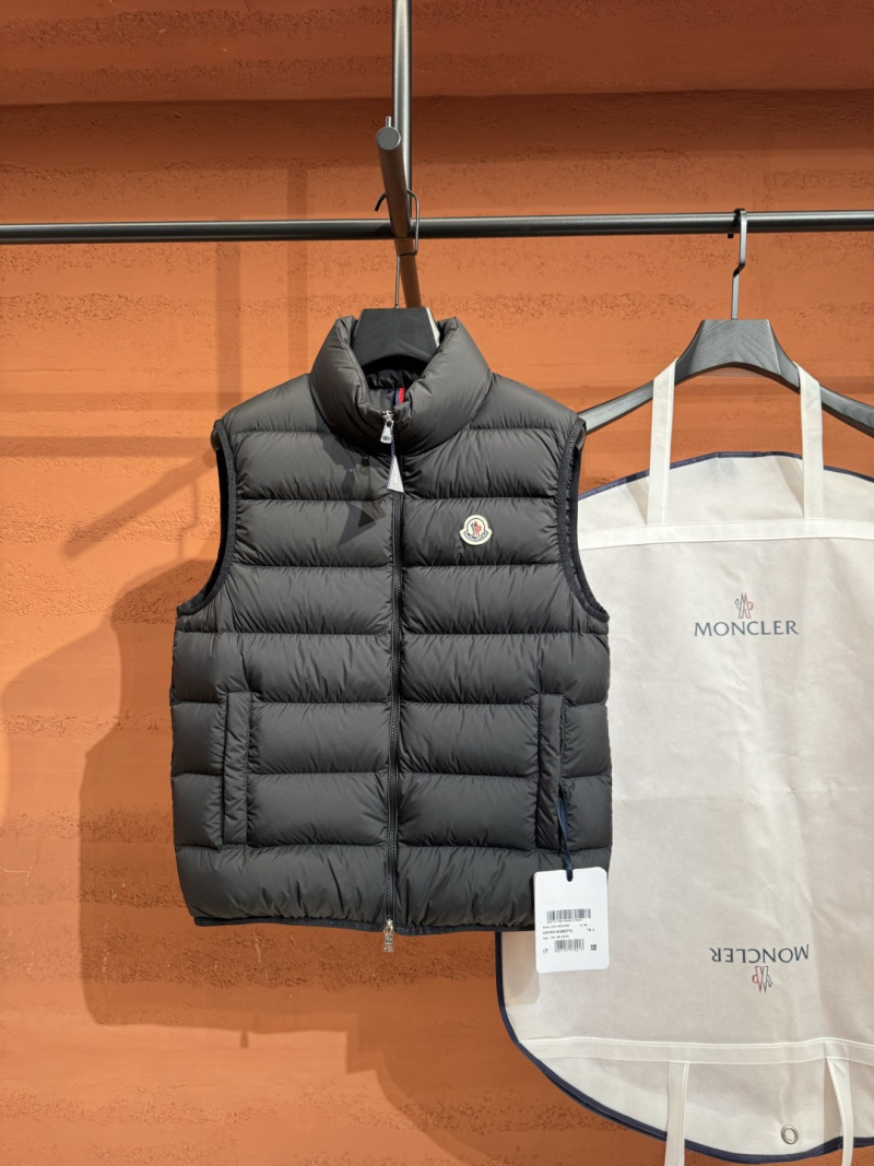 Жилет Moncler
