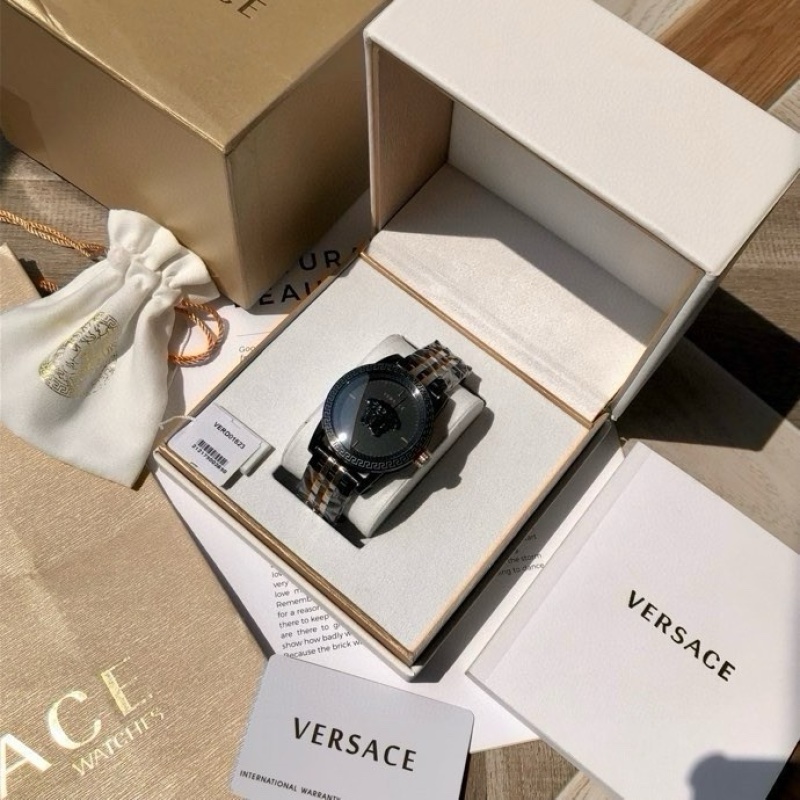 Часы Versace