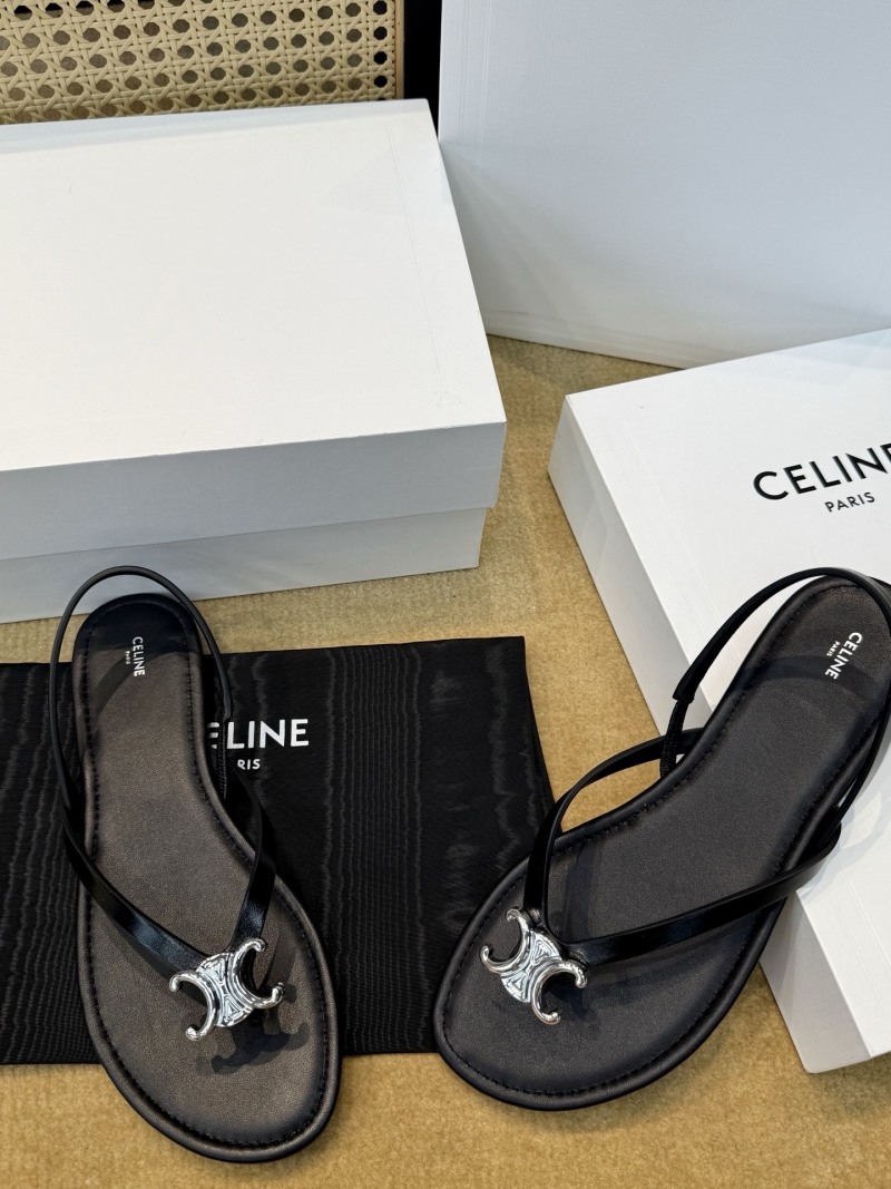 Черные женские босоножки с декоративной фурнитурой Celine