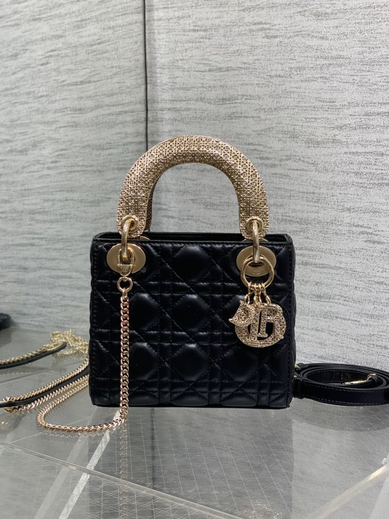 Сумка Dior Lady Dior с ручкой и цепью