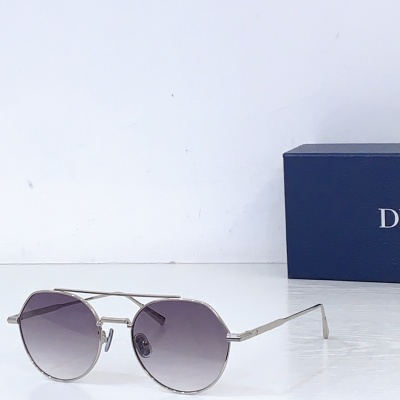 Солнцезащитные очки Dior Black Suit серебристого цвета