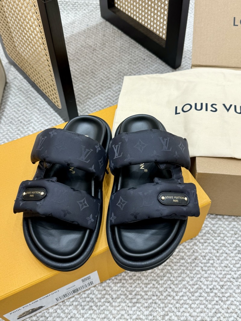 Женские сандалии Pool Pillow с монограммой и утолщенной подошвой Louis Vuitton
