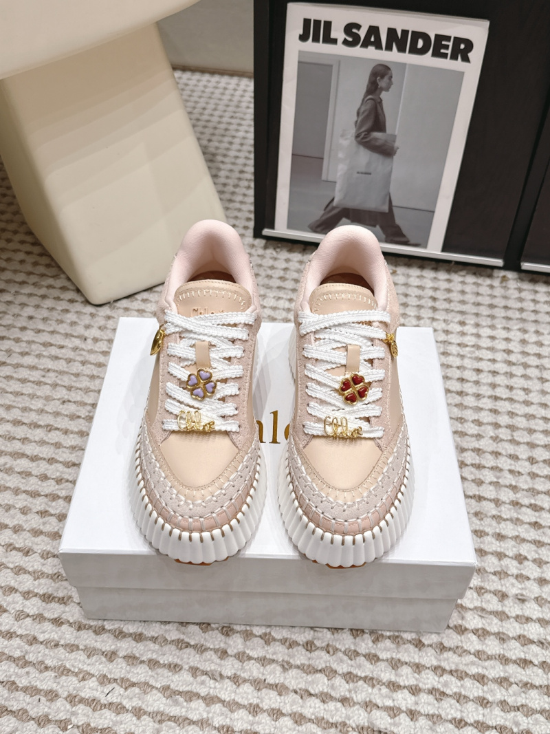 Женские кроссовки Chloe с розовыми вставками Chloé