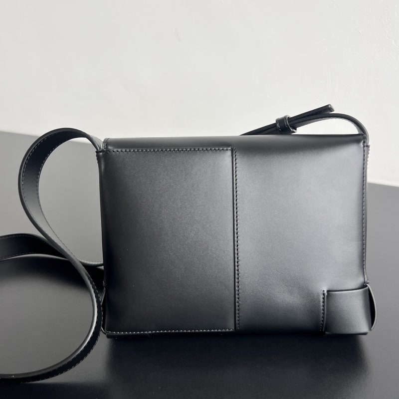 Анголо черная сумка через плечо Bottega Veneta