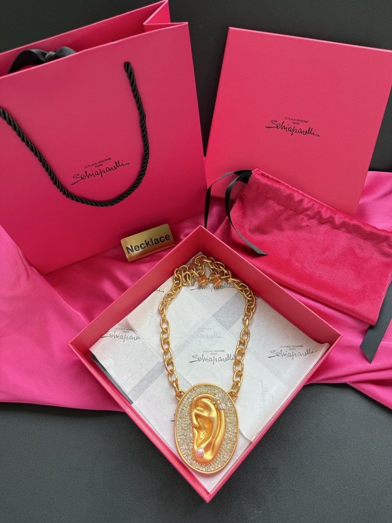 Колье с подвеской в виде уха Schiaparelli