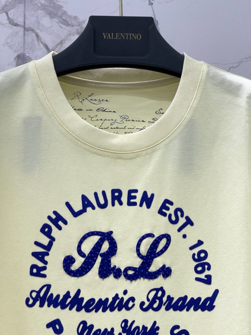 Жёлтая футболка с бархатным принтом и декором Ralph Lauren