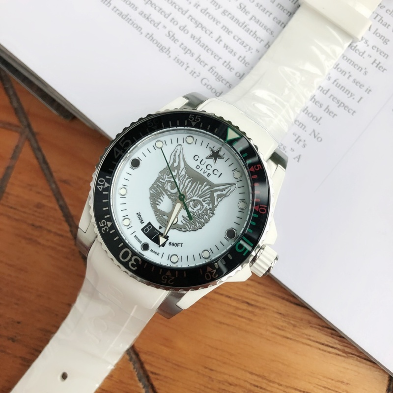 Часы Gucci