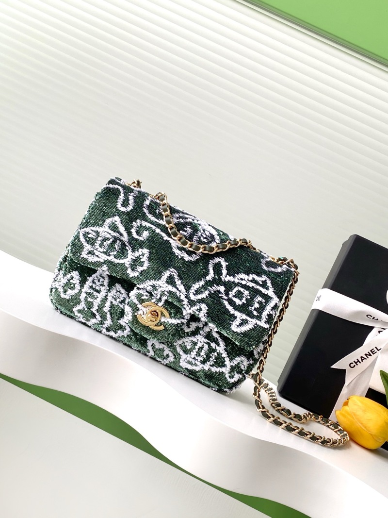 Сумка через плечо зеленая с блестками Chanel