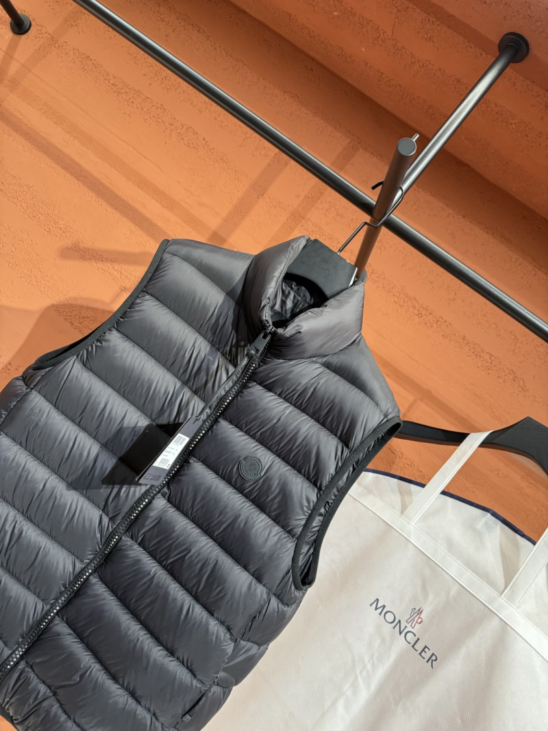 Жилет Moncler