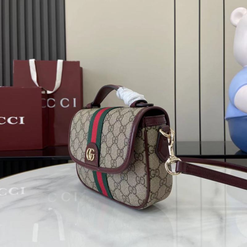 Сумка Gucci с монограммой и ремешком