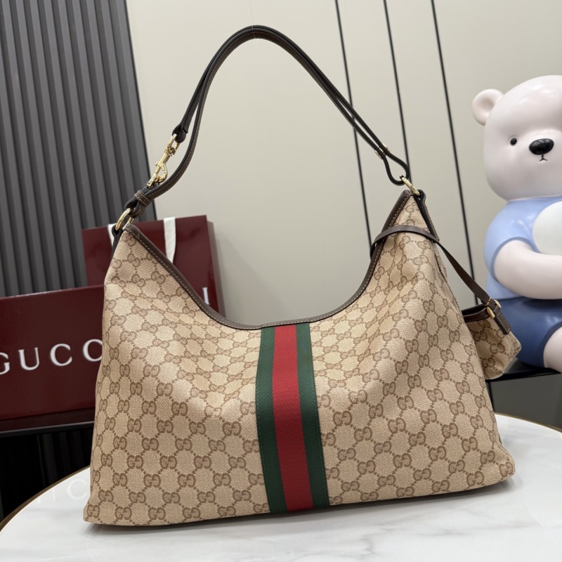 Сумка Gucci с монограммой и ремешком