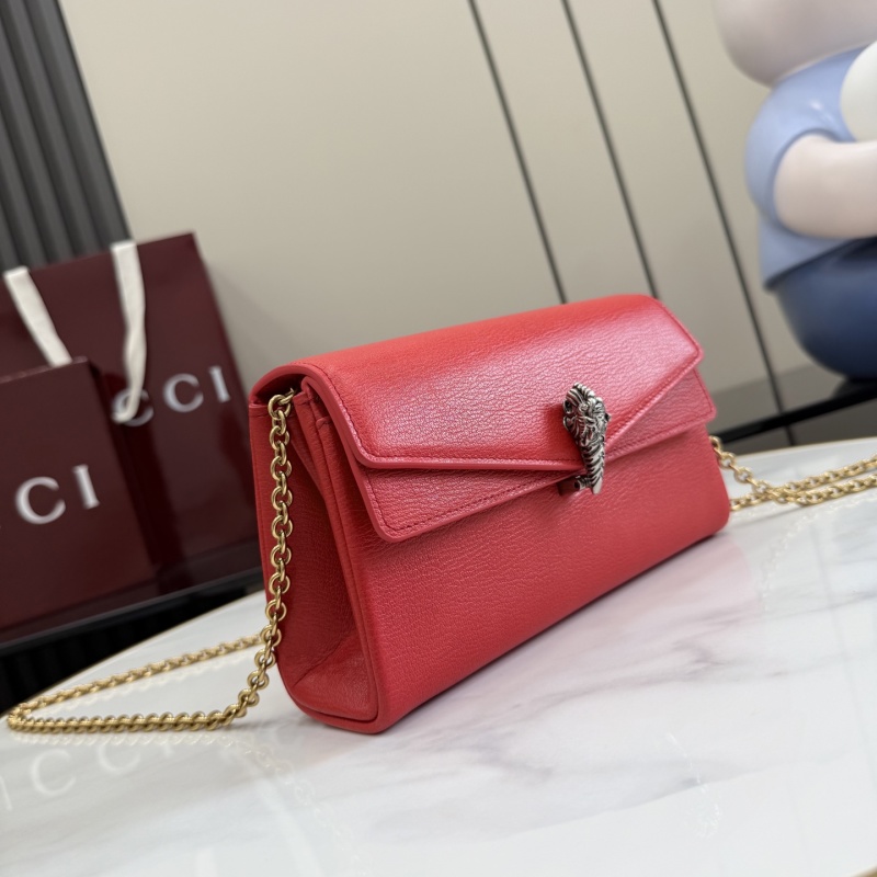 Красный кошелёк Gucci с цепочкой и пряжкой