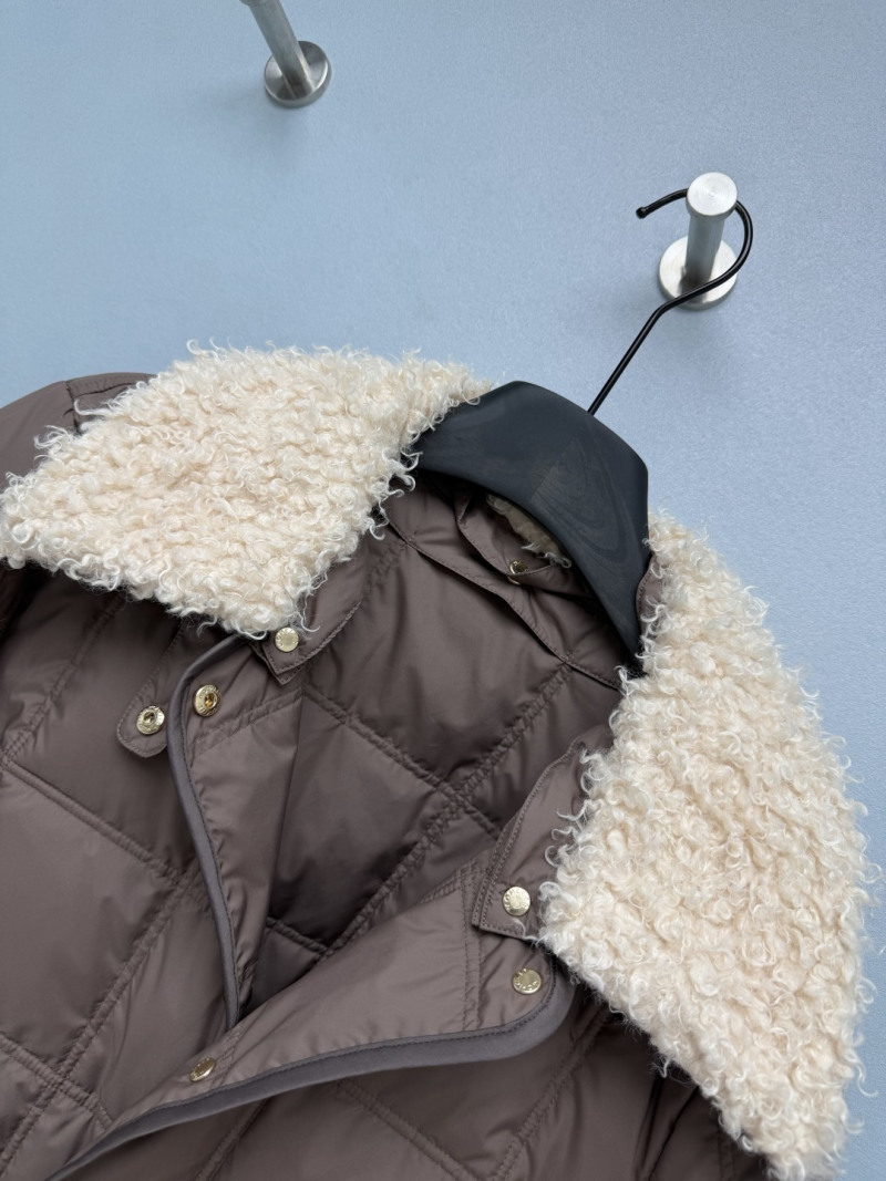 Пуховик Moncler с меховым воротником
