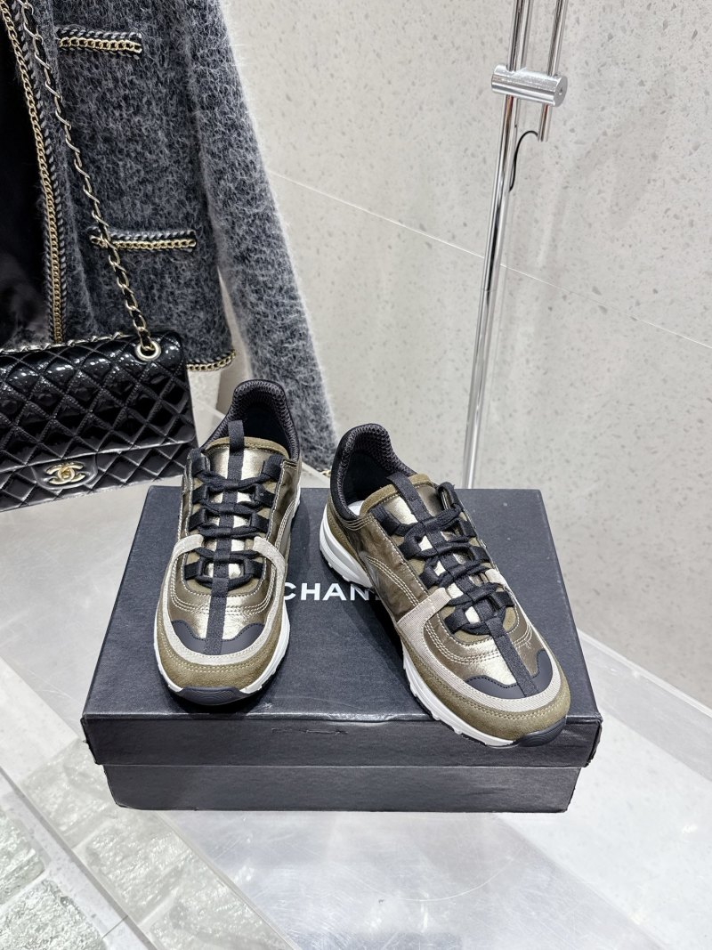 Женские кроссовки в спортивном стиле Chanel