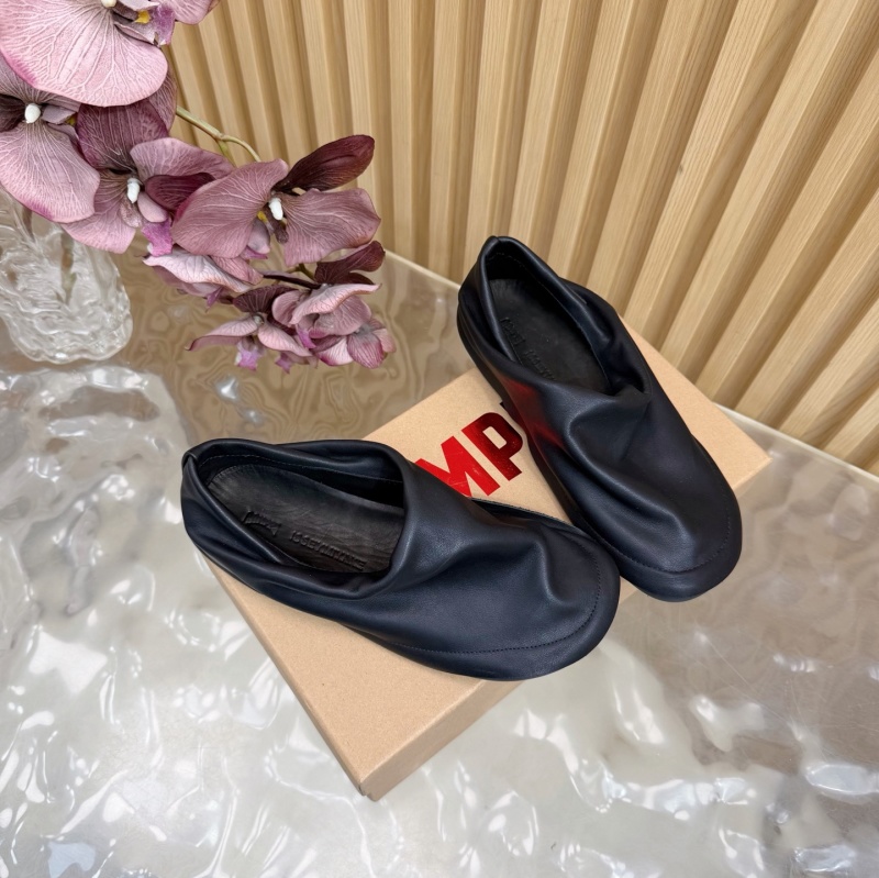 Черные слипоны Camper x Issey Miyake