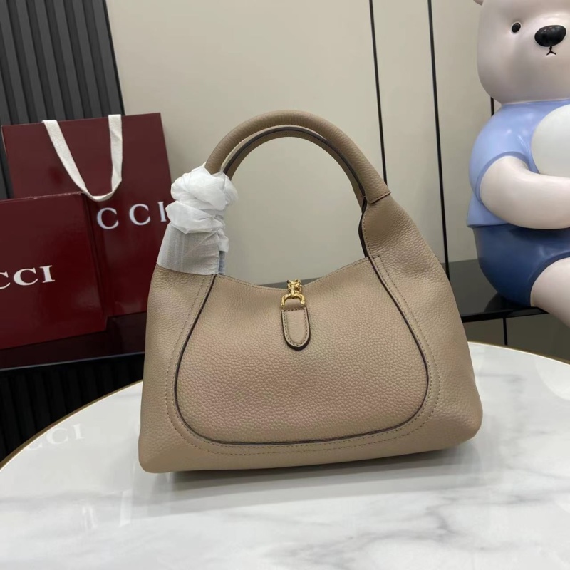 Сумка Gucci с золотой фурнитурой