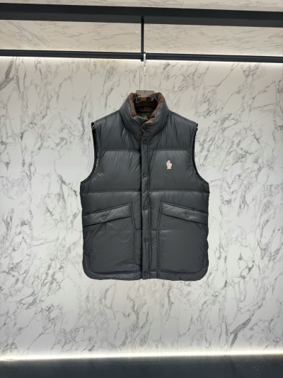 Жилет Moncler
