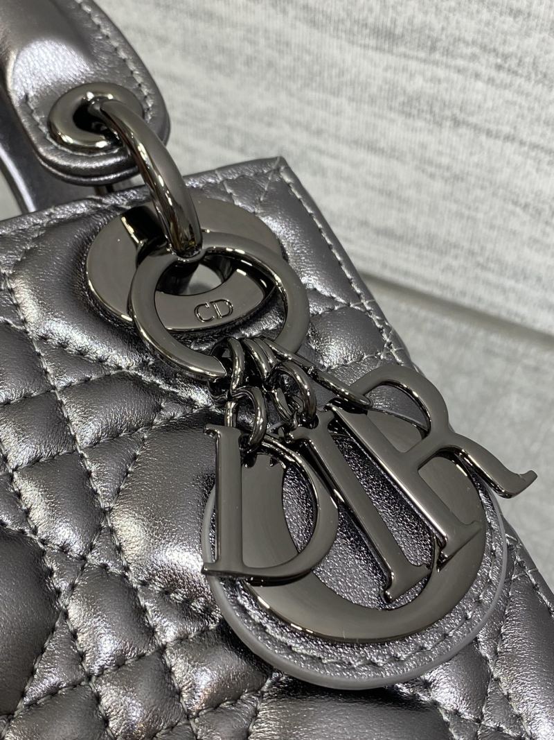 Сумка Dior Lady Dior с цепочкой и ремнем