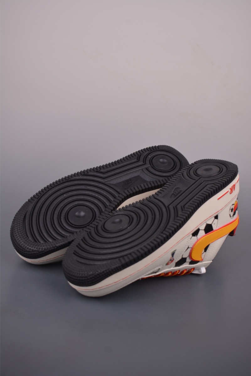 Кроссовки Nike Air Force 1 Low футбольная коллекция