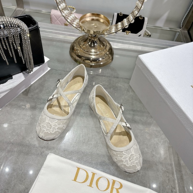 Женские балетки с крест-накрест лентами и декоративными аппликациями Dior