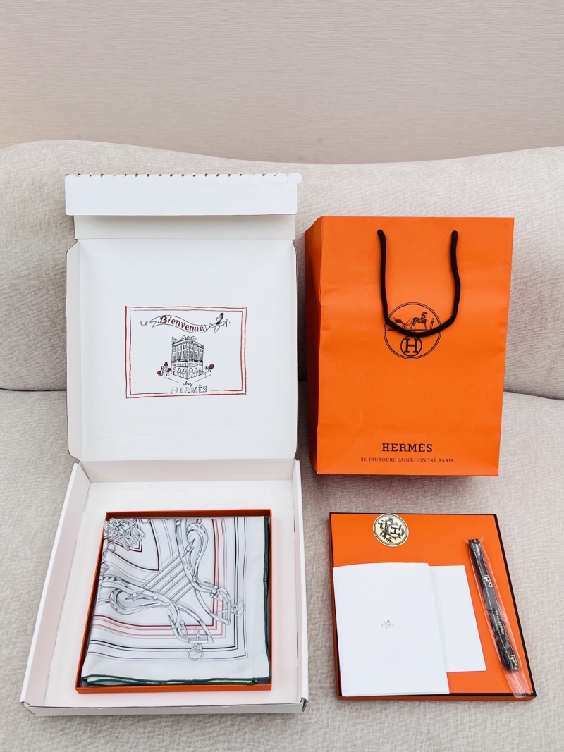 Шелковый платок 90x90 см Hermès