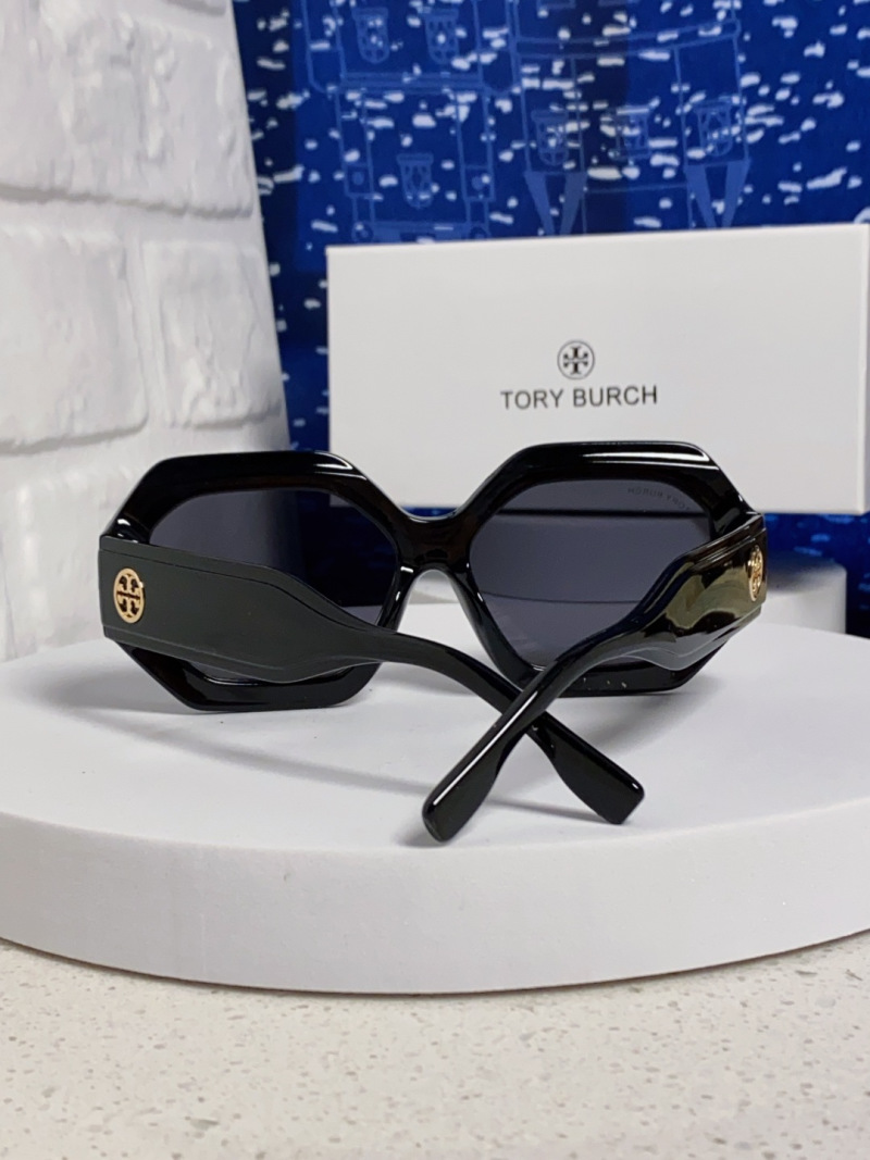 Солнцезащитные очки Tory Burch неправильной формы