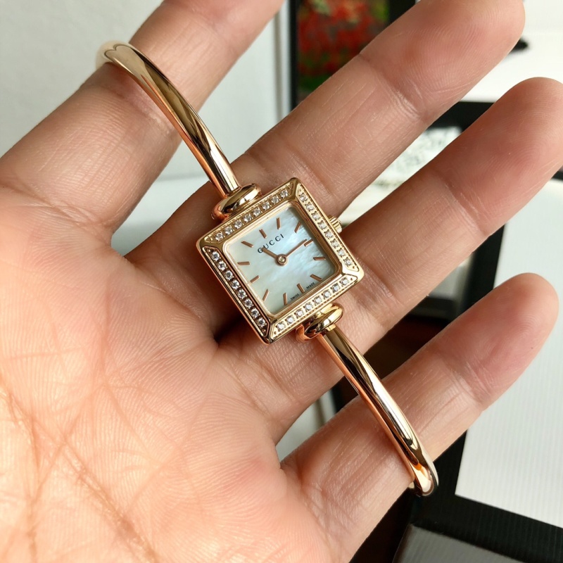 Часы Gucci