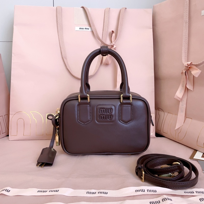 Сумка Miu Miu классическая, цвет коричневый