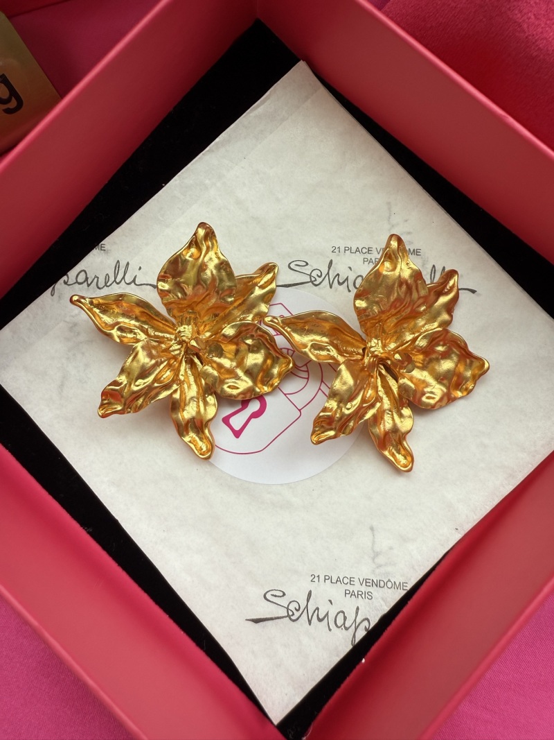 Серьги в виде цветка Schiaparelli