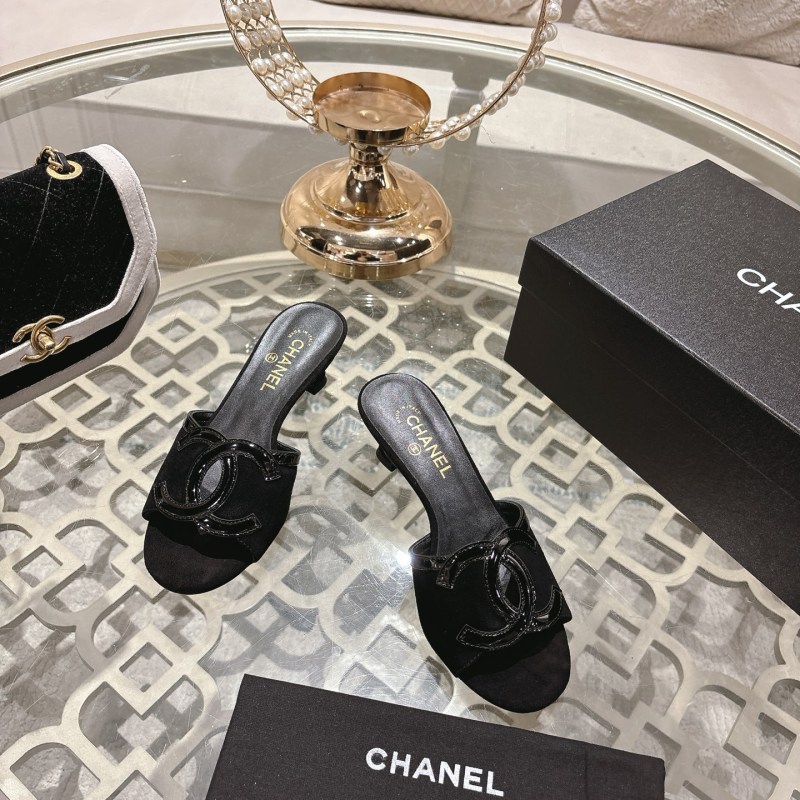 Женские шлёпанцы с двойным логотипом Chanel