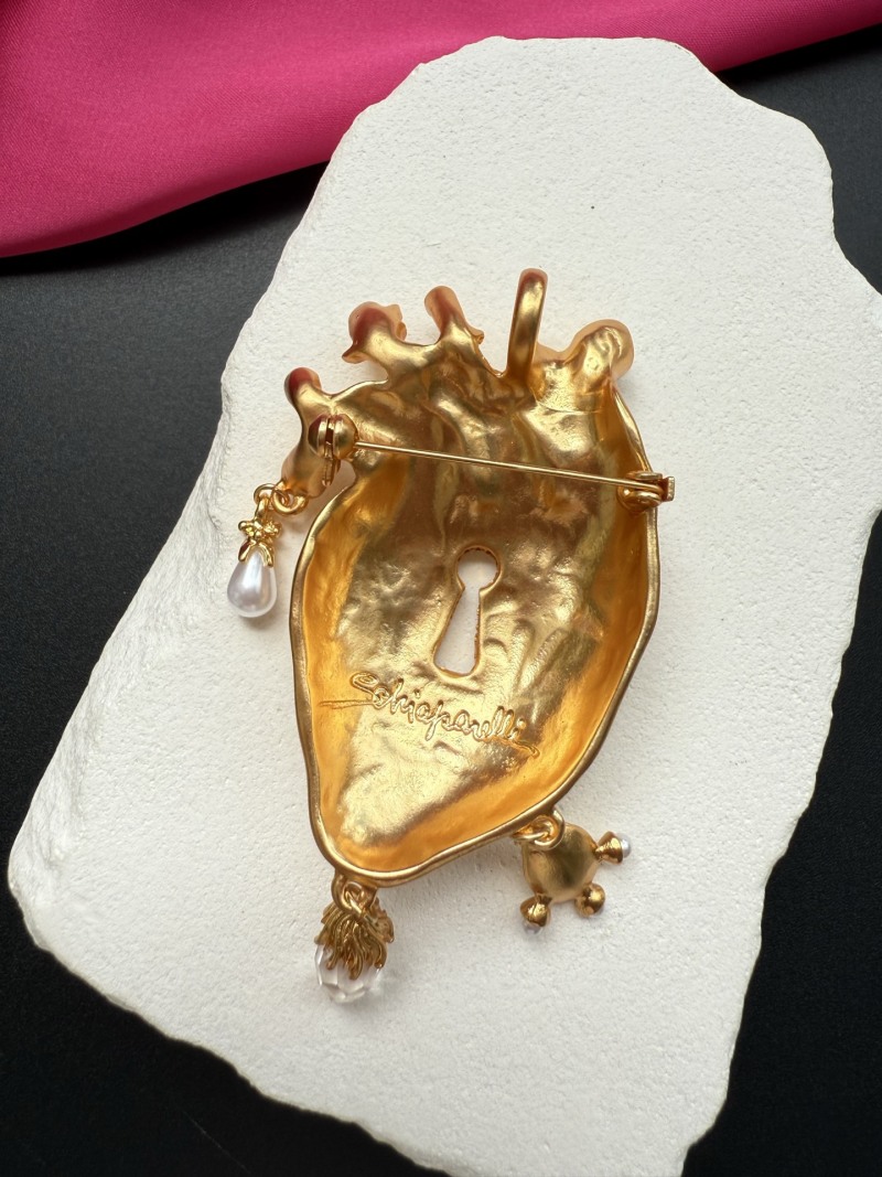 Брошь в виде сердца с кристаллами Schiaparelli