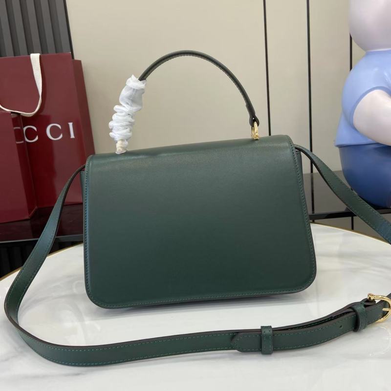 Сумка Gucci с золотой фурнитурой