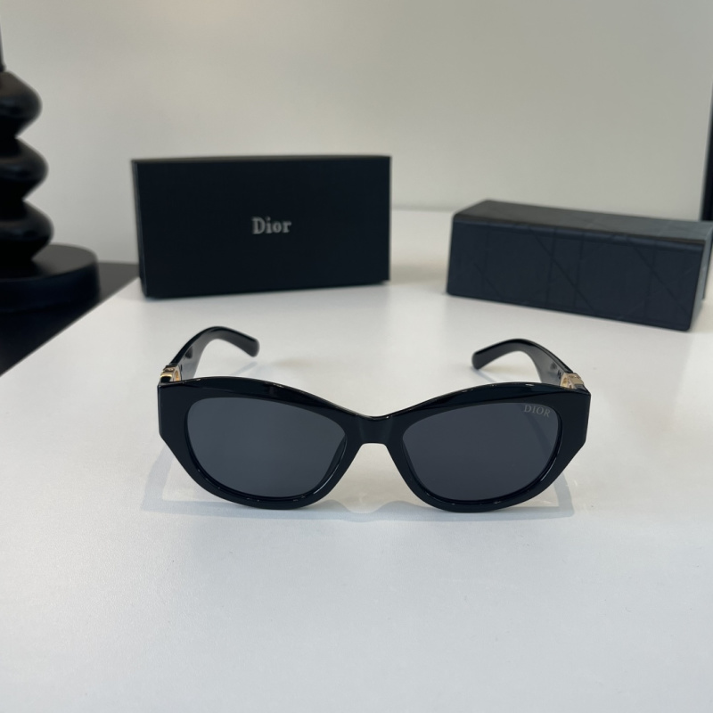 Солнцезащитные очки Dior