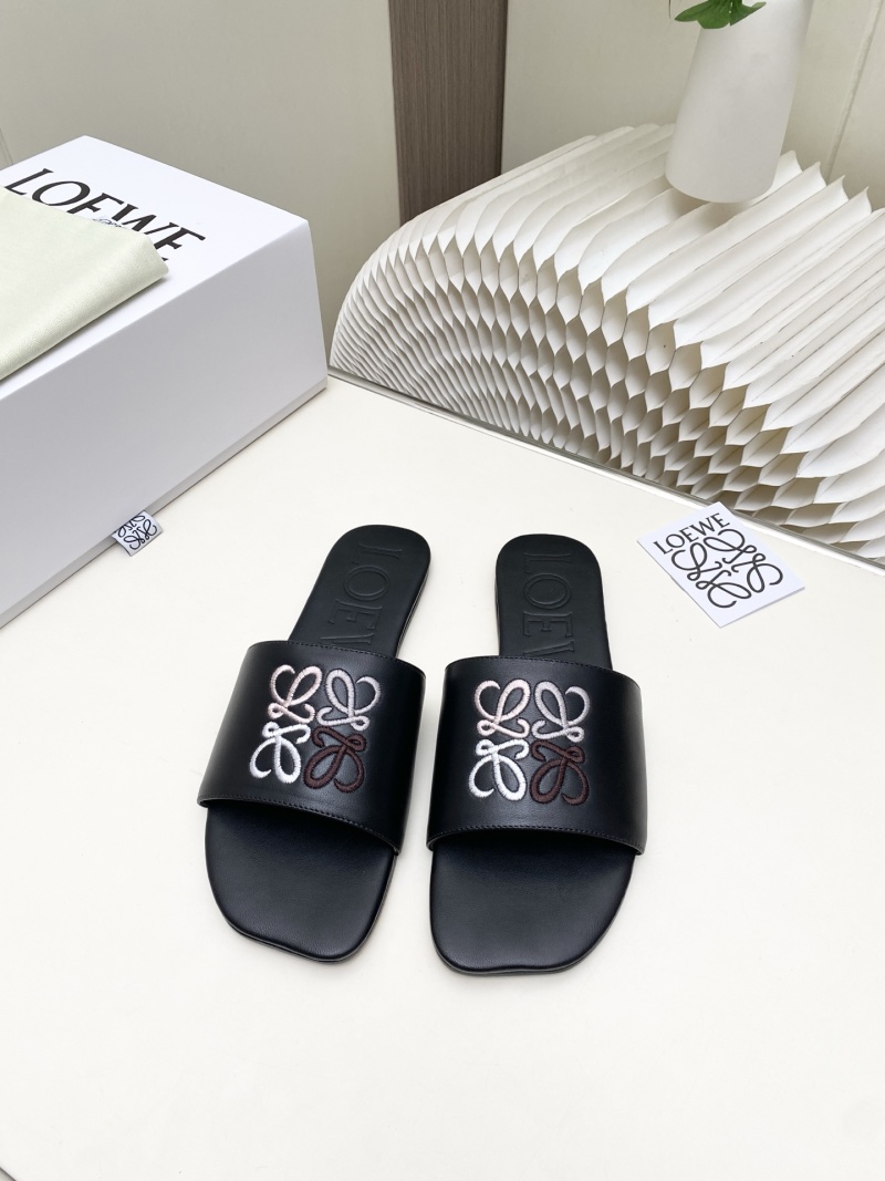 Чёрные шлёпанцы с узором Loewe