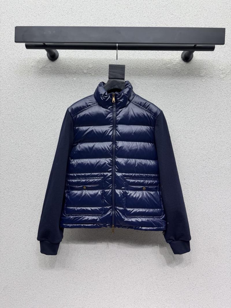 Зимняя куртка-пуховик с контрастными рукавами Moncler