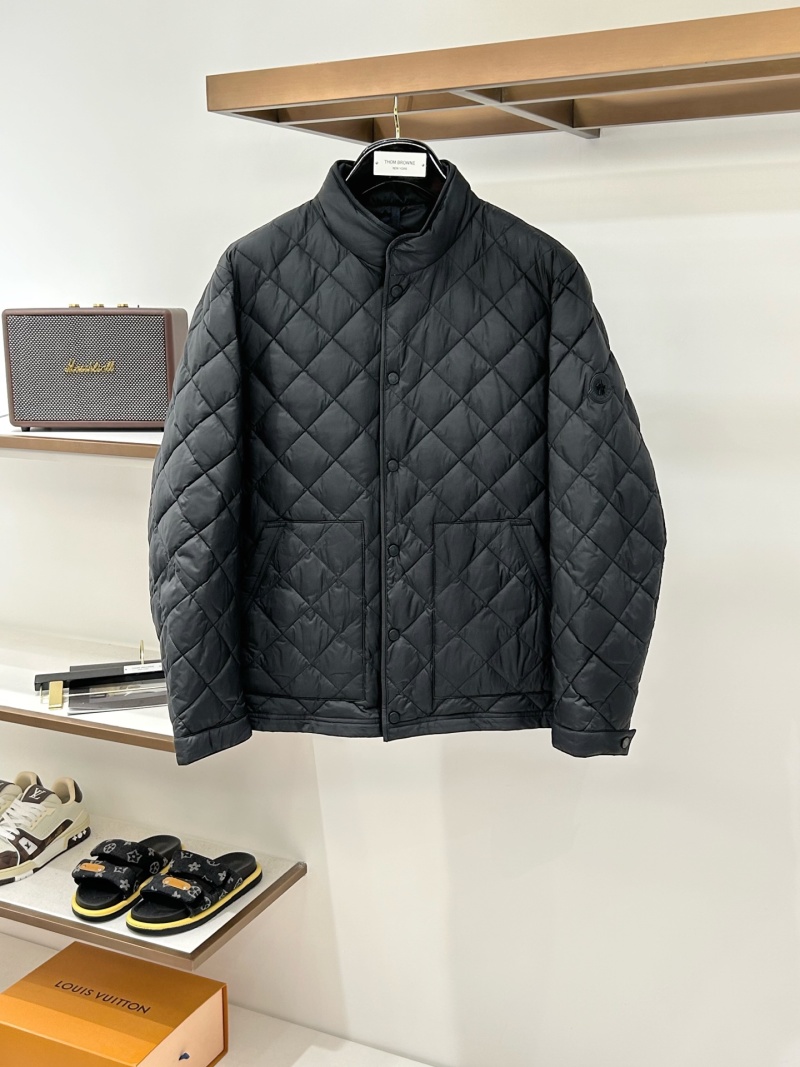 Пуховик Moncler