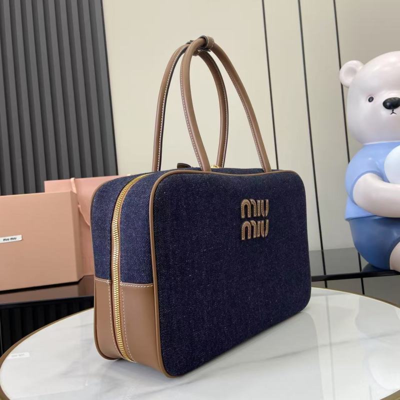 Сумка Miu Miu из денима с логотипом