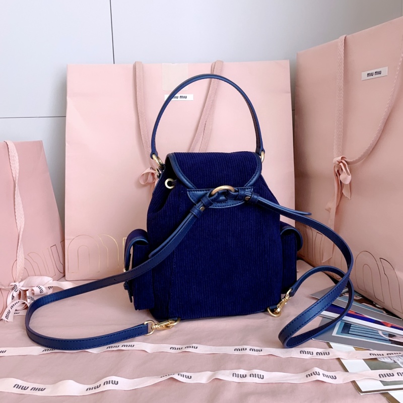 Стильный рюкзук Miu Miu из вельвета и кожи