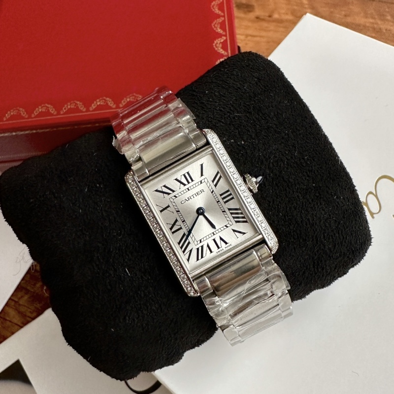 Часы Cartier Tank Must