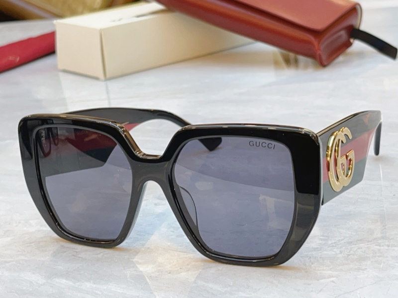 Солнцезащитные очки Gucci GG0956S