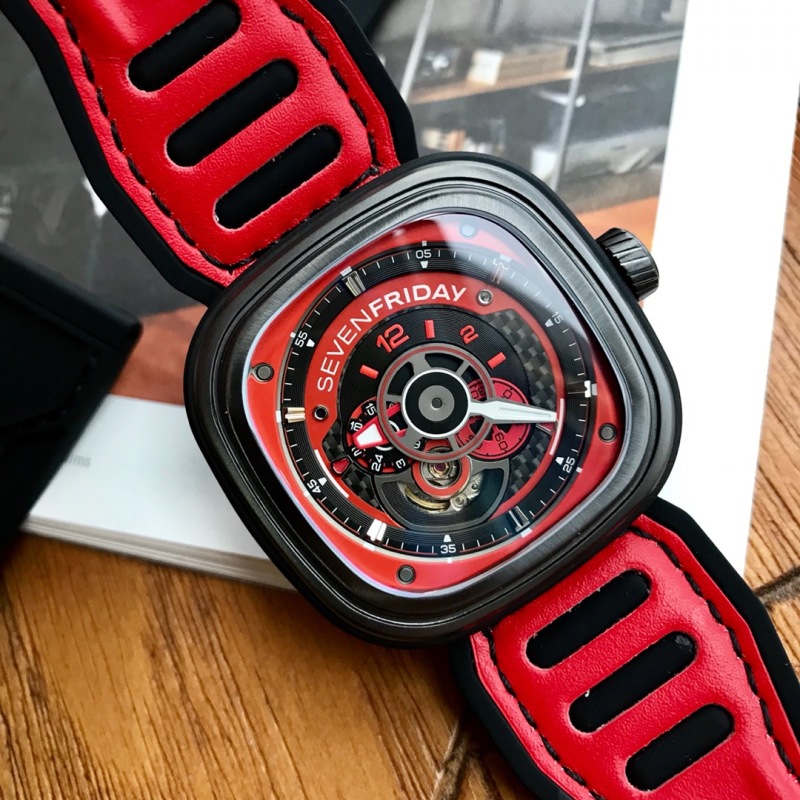 Часы SevenFriday