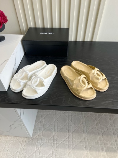 Шлёпанцы Chanel