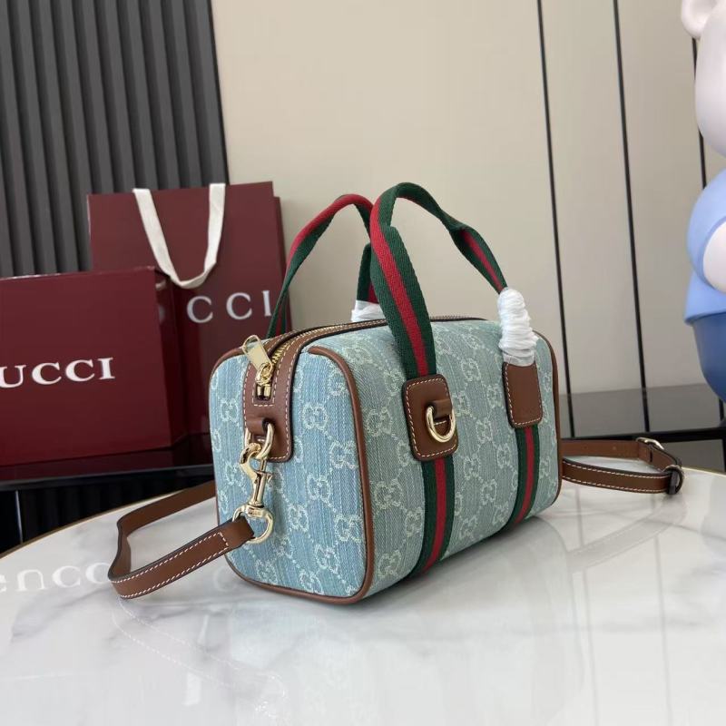 Сумка Gucci с монограммой и ремешком