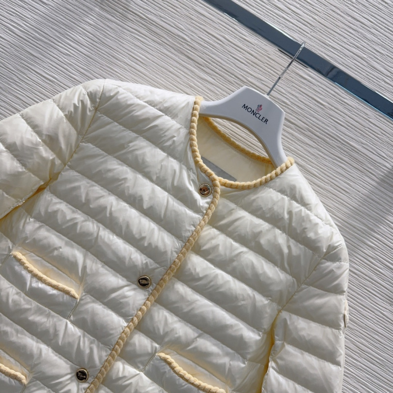 Пуховик Moncler