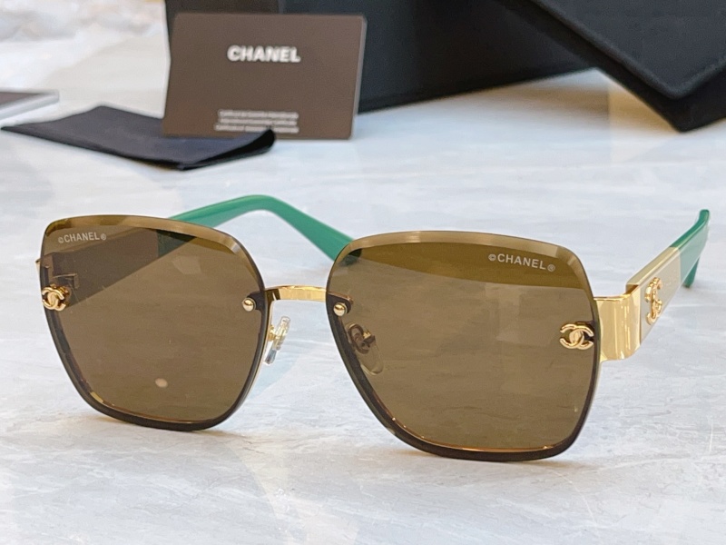 Солнечные очки Chanel